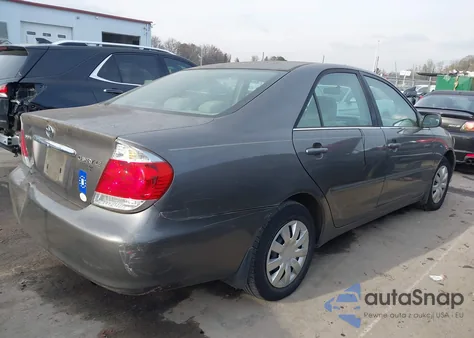 2005 Toyota Camry Le z USA, uszkodzony, nr VIN 4T1BE32K75U974564